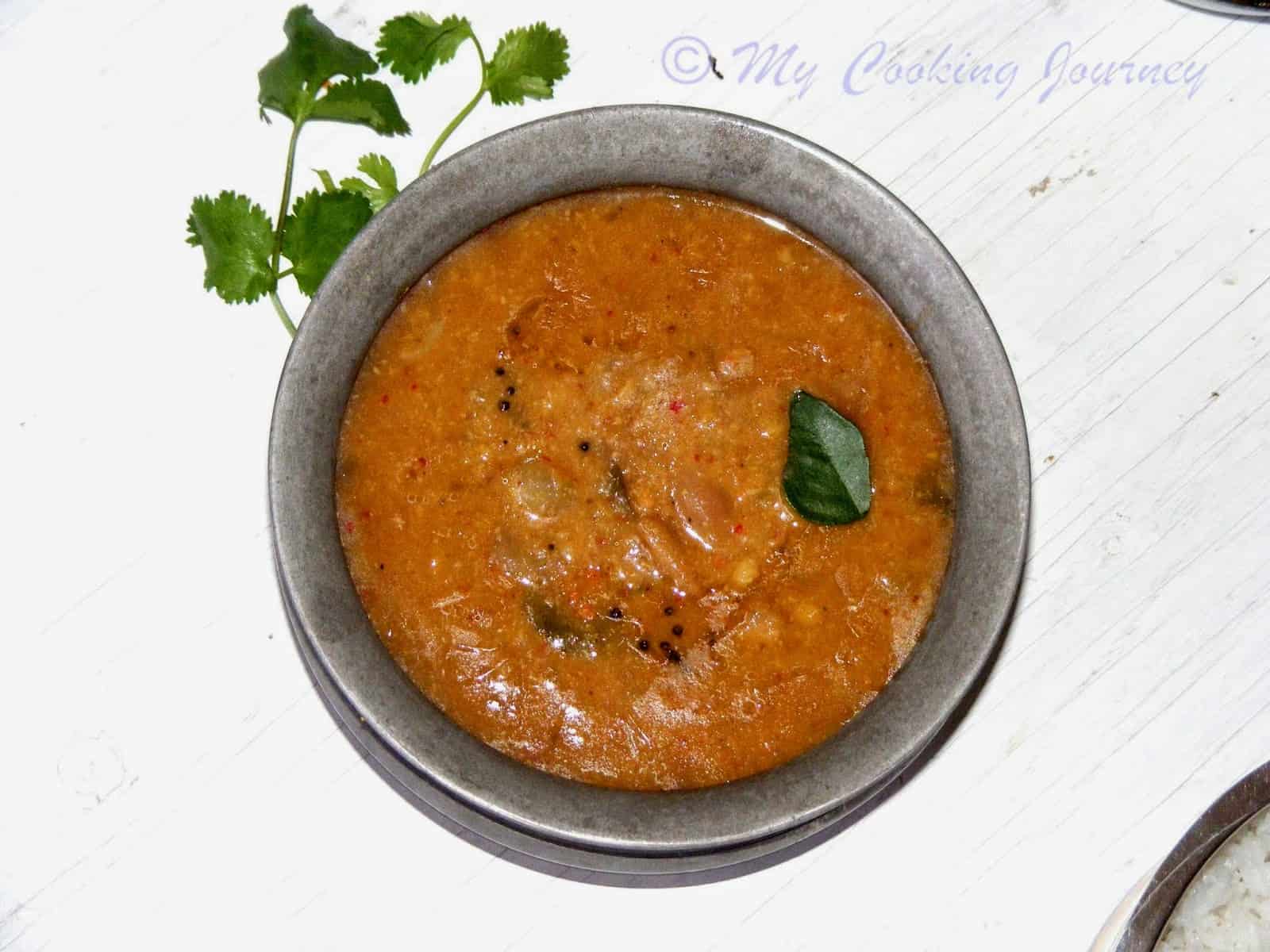 Chinna Vengayam Araichu Vitta Sambhar – Pearl Onion Sambhar