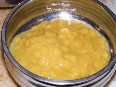 Apple puree in a bowl