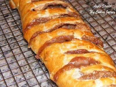 Cooling Apple Strudel on a wire rack.