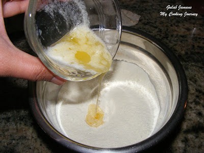 Adding melted butter in mixture