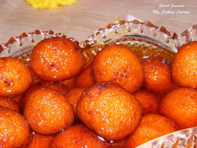 Gulab jamuns with syrup