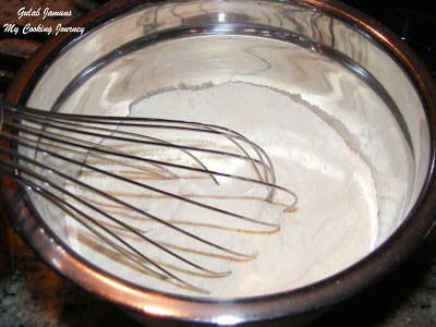 Whisking dry ingredients