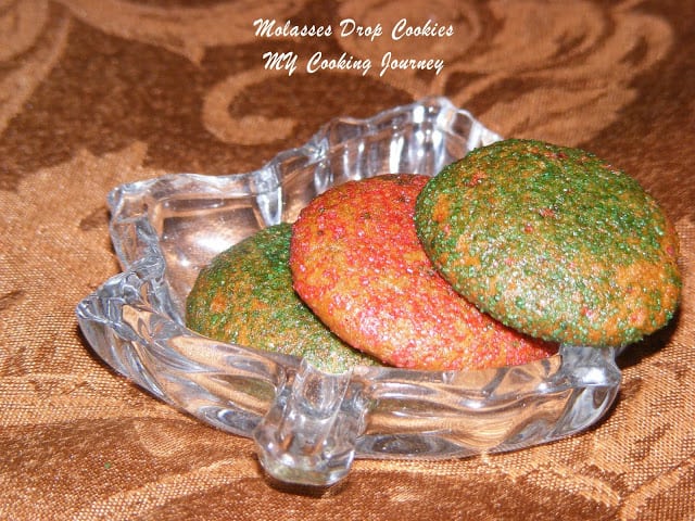 3 Molasses Drop Cookies in a glass bowl