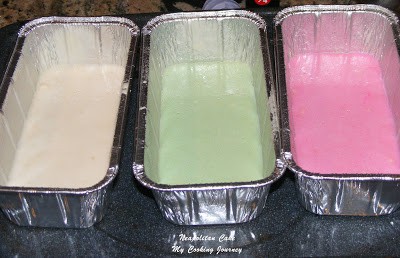 Separating different color batter in different mold
