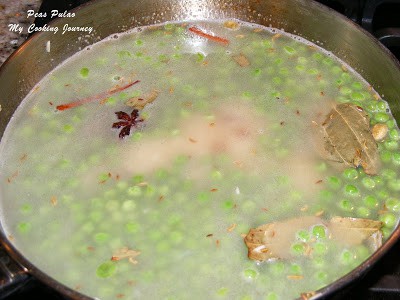 Cooking rice with water