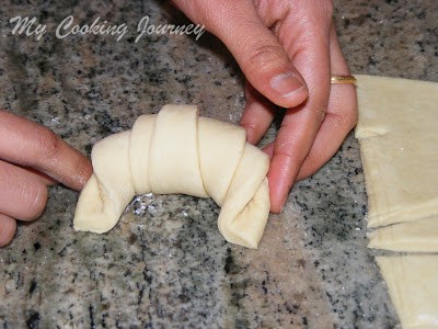 shaping croissant