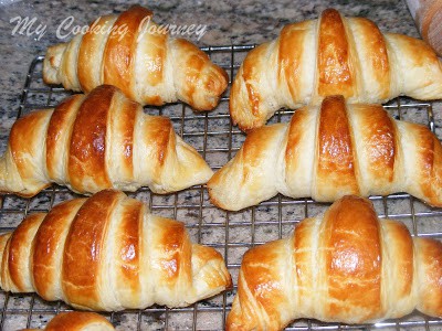 Croissant cooling in rack