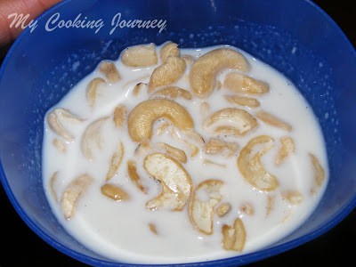 cashews in warm milk