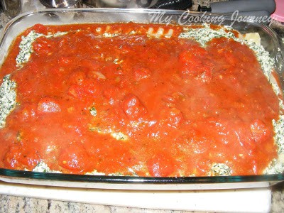 Add the tomato sauce and spread