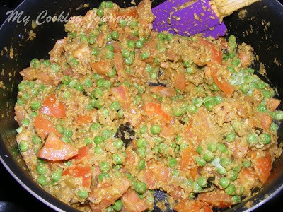 Add the peas and other ingredients and boil it
