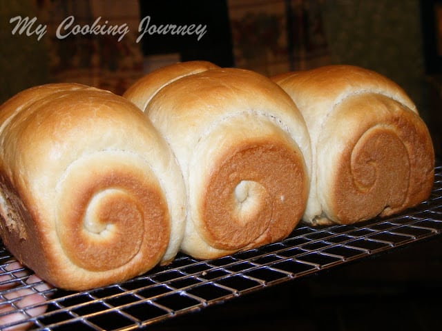 Whole Wheat bread in wirerack