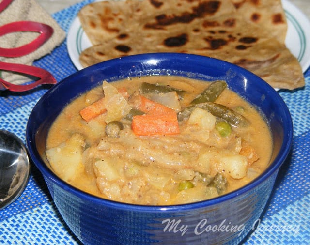 Vegetable kurma in a bowl