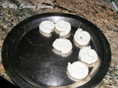 Giving shape in jalebi form