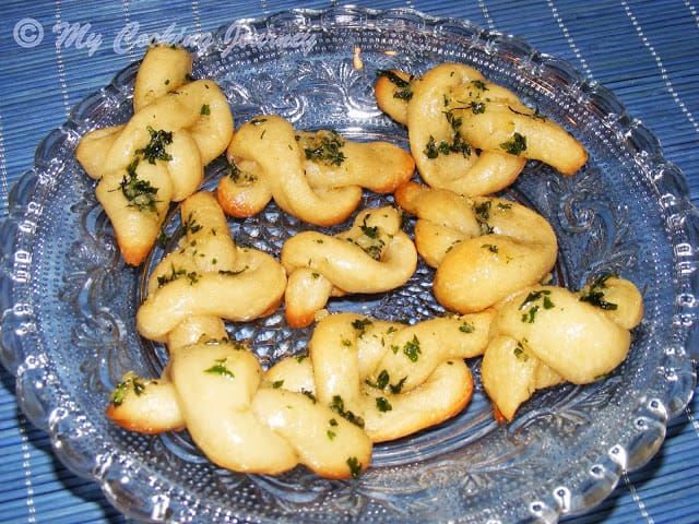 Garlic knots from left over Pizza dough 