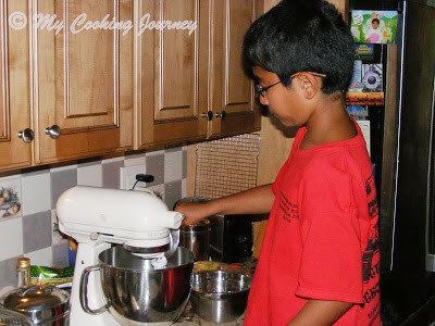 Mixing after adding flour