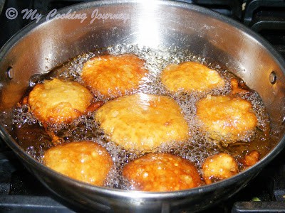 Bajjis frying in oil