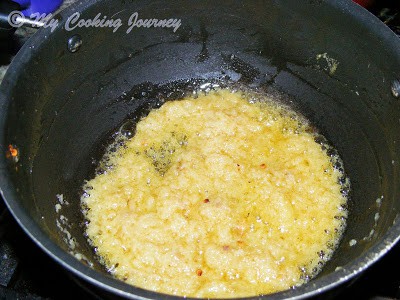 Frying shallots in oil