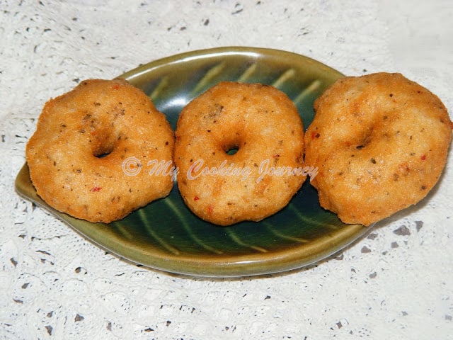 Ullundhu Vadai ready