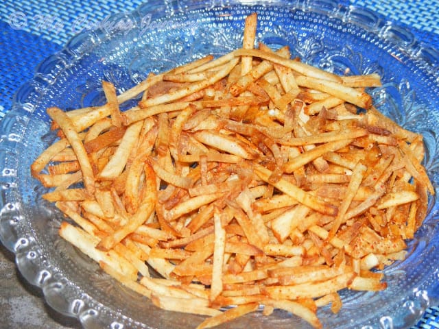 Yuca Chips in glass plate