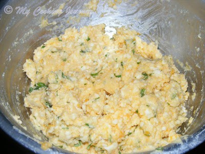 Mashed potato with green chilies, cilantro and salt