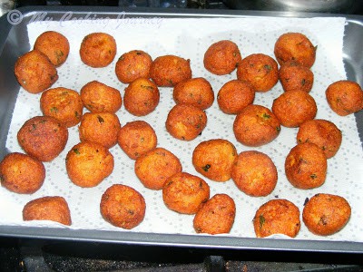 Fried kofta in a tray