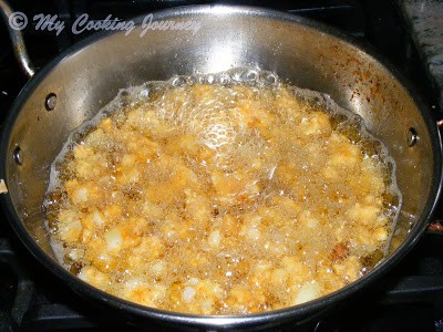 Frying Pakoda