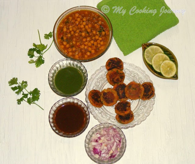Aloo Tikki Chole Chaat Served in a Dish.