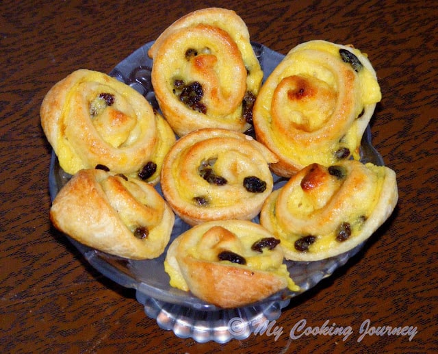 Kofieebroodje – Dutch Coffee Buns is Ready to served