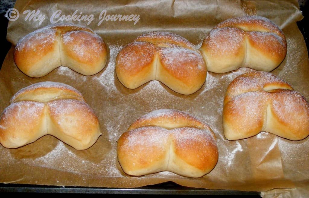 Bake the Pataqueta in a oven