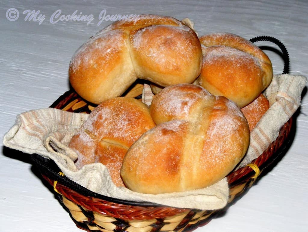 Pataqueta in basket