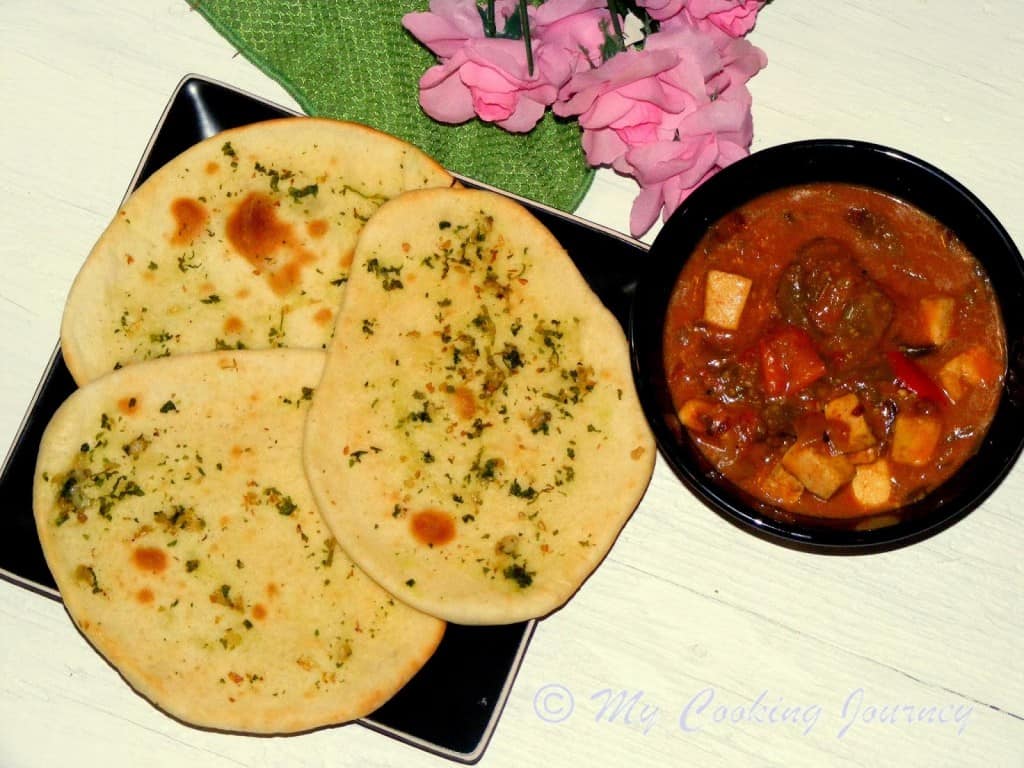 Garlic Naan with paneer