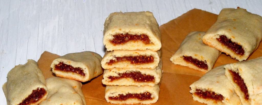 Newton Fig Bars in a Plate