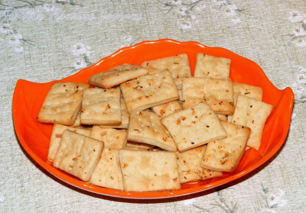 Homemade Soda Crackers served in a tray