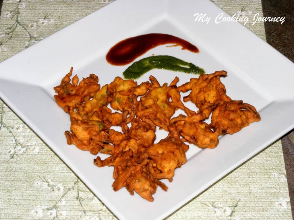 Onion Bhajias with Chutney