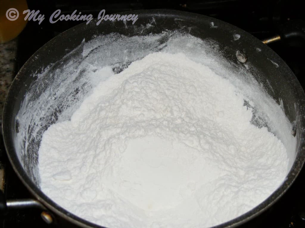 Rice flour in bowl