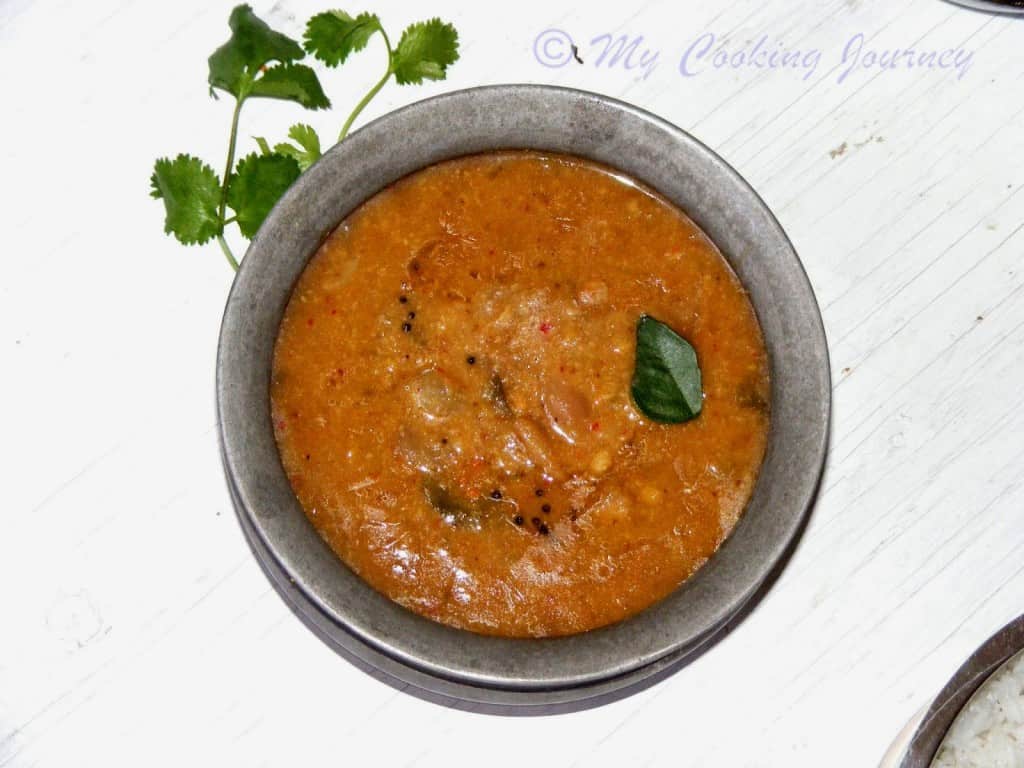 https://mycookingjourney.com/2014/04/chinna-vengayam-araichu-vitta-sambhar.html