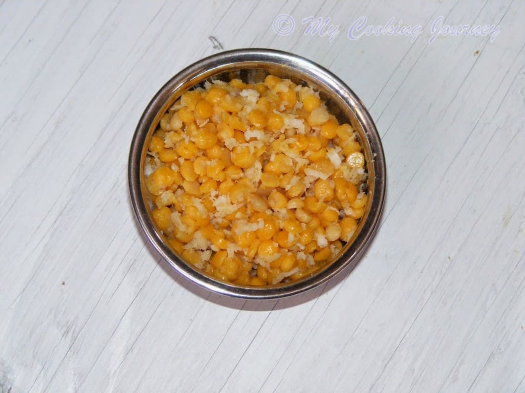 Kadalai Paruppu kosumalli served in a bowl