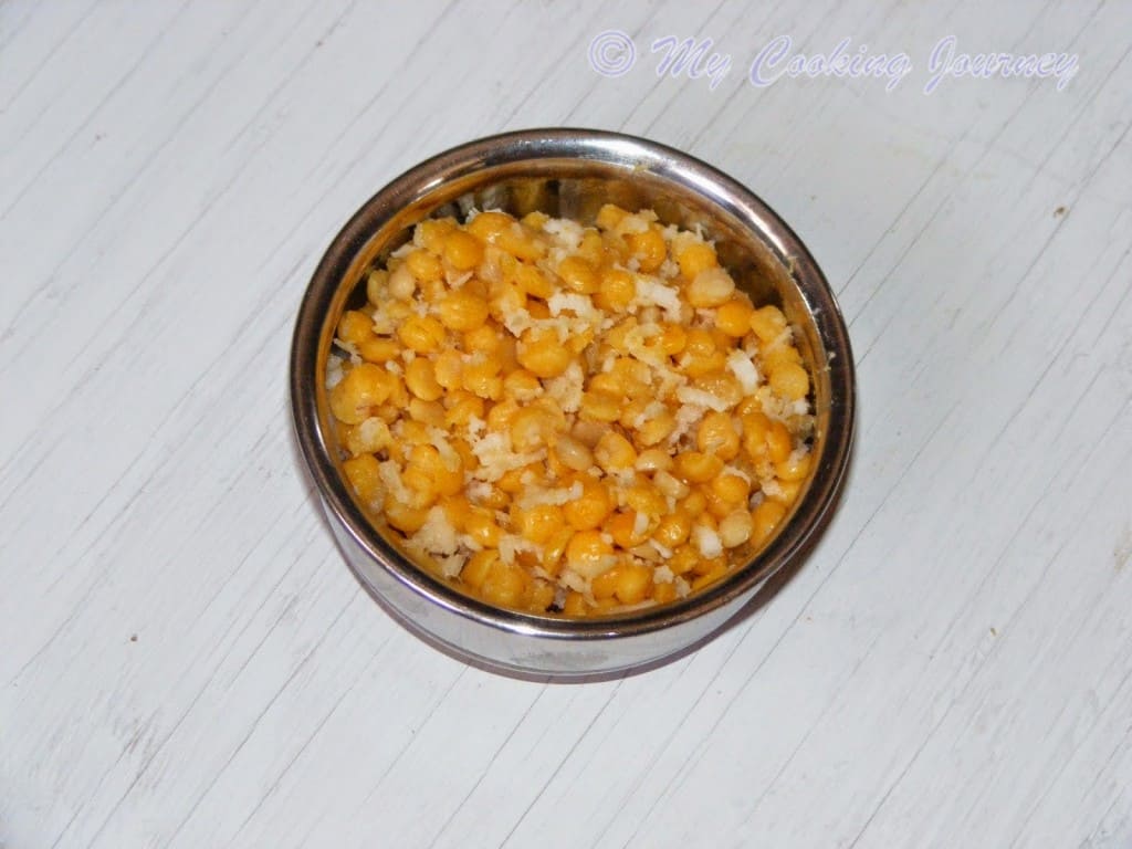 Kadalai Paruppu kosumalli in a bowl