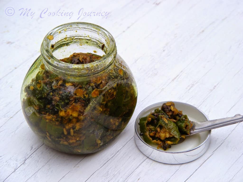 https://mycookingjourney.com/2014/04/hari-mirch-ke-tipore-green-chili-pickle.html