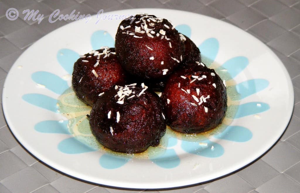 West Bengal Kaala Jamun served in a dish