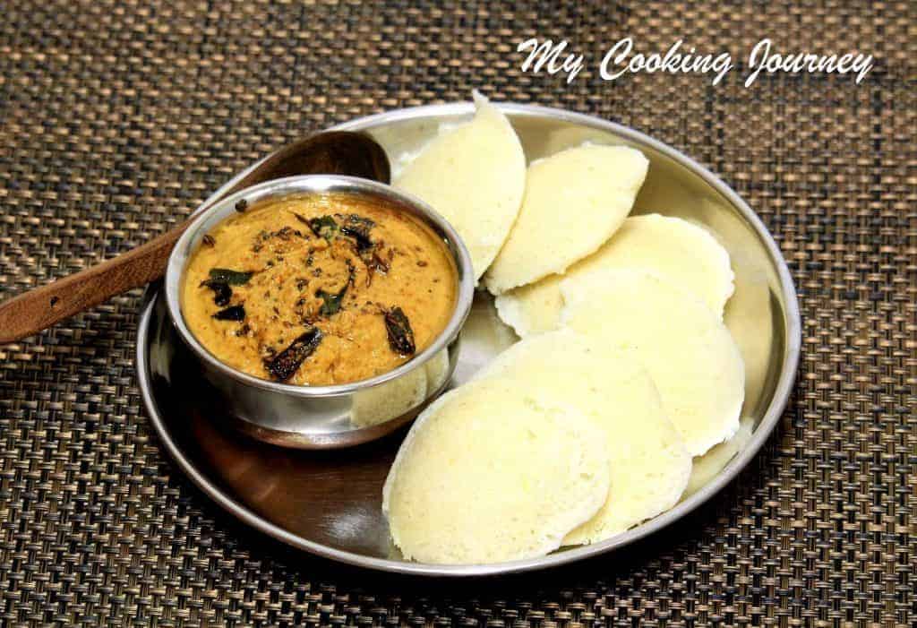 Ullundhu Chutney with Idli