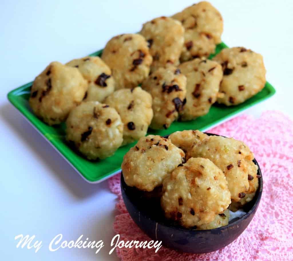 Aval Vadai  in a green plate and black bowl