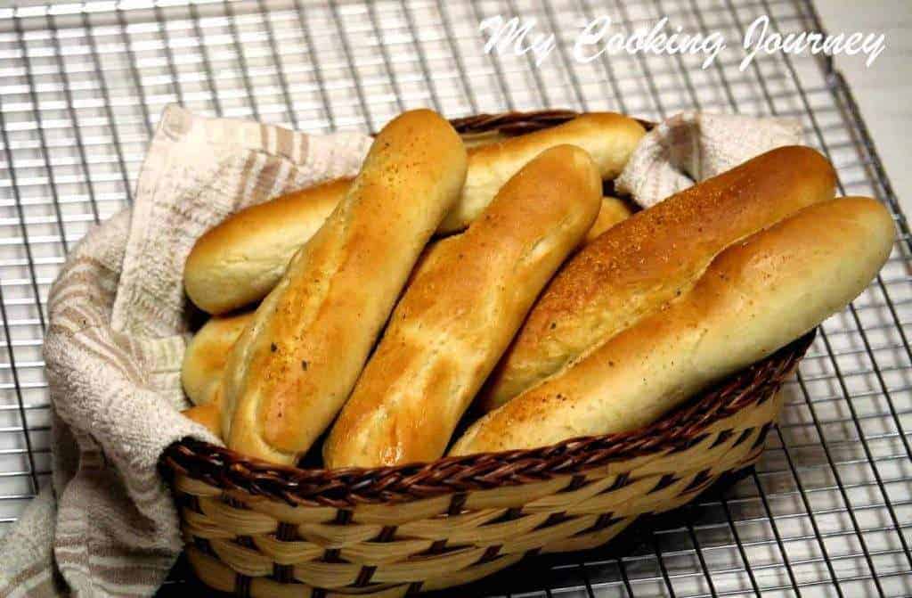 Olive Garden Breadsticks served in a basket