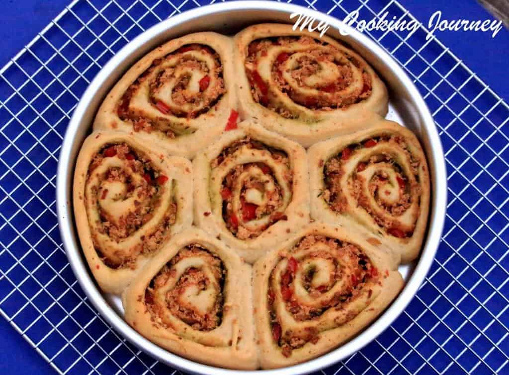 https://mycookingjourney.com/2015/04/savory-swirl-buns-stuffed-with-basil.html