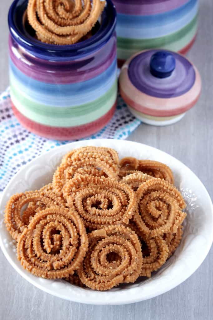 Manapparai Murukku in a glass bowl