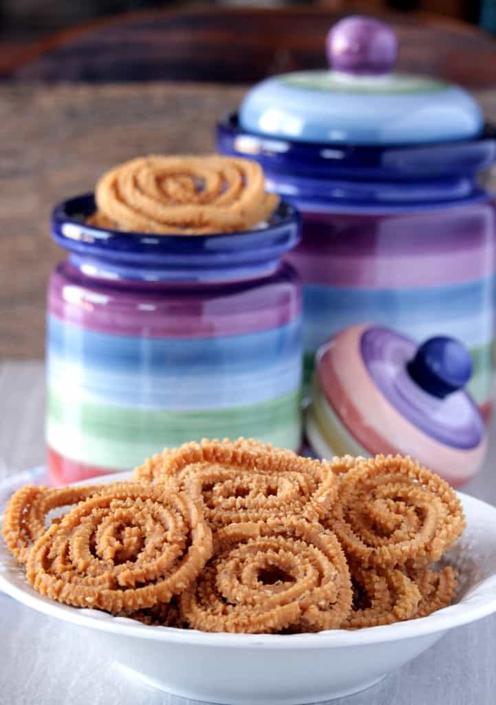  Manapparai Murukku in a bowl