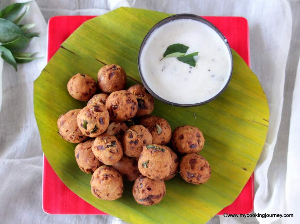 Patnam pakodi with coconut chutney