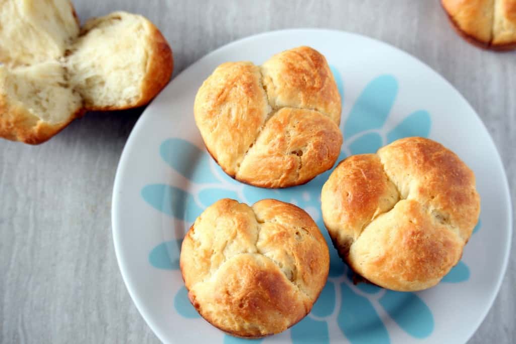 Cloverleaf Dinner Rolls served in a dish