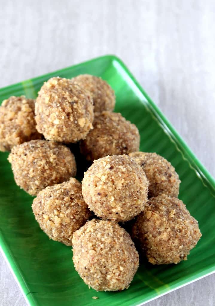 Ladoos made with leftover roti in a green plate