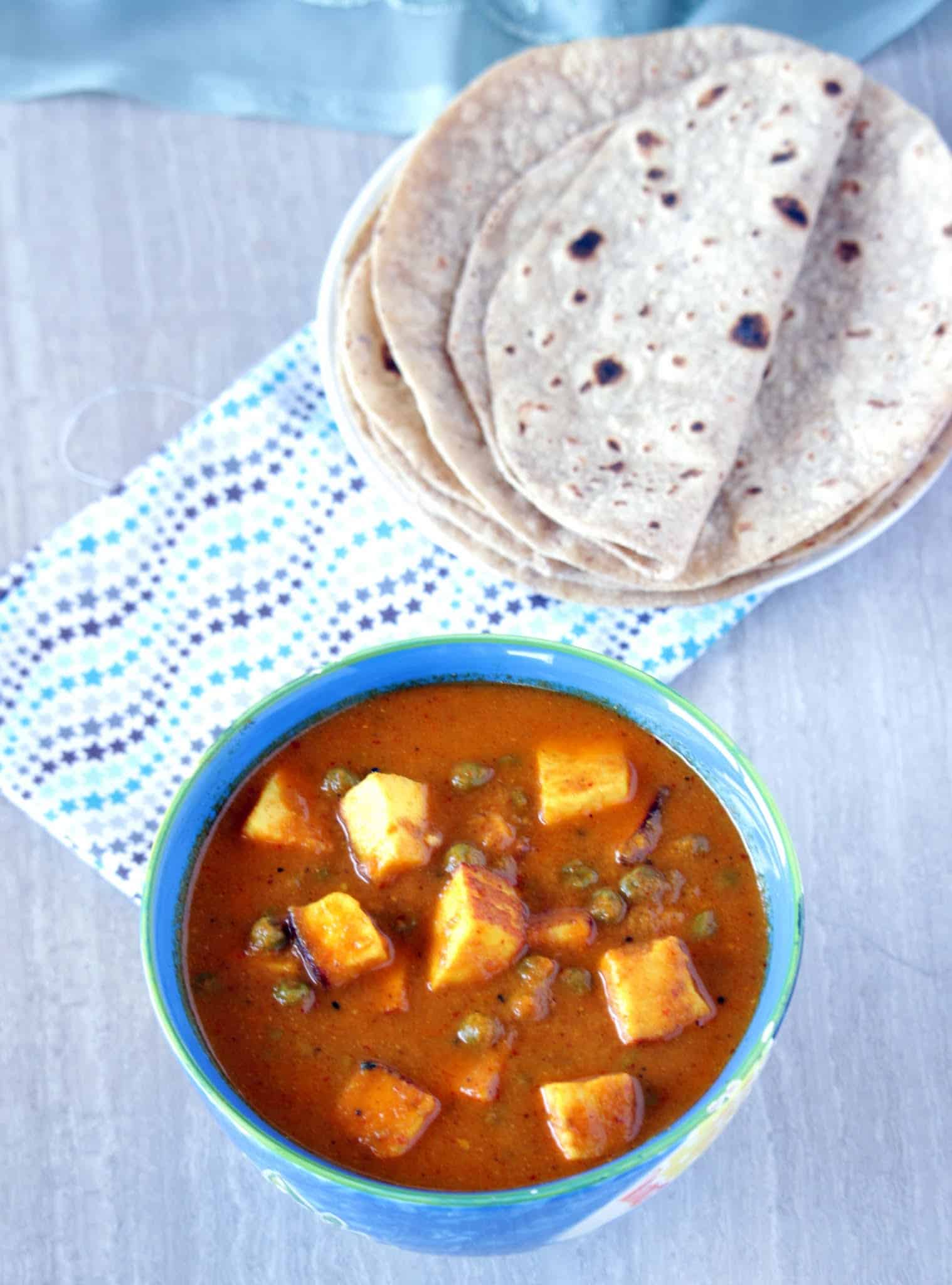 Matar Paneer – Mutter Paneer – Paneer and Peas in Smooth Gravy Matar Paneer